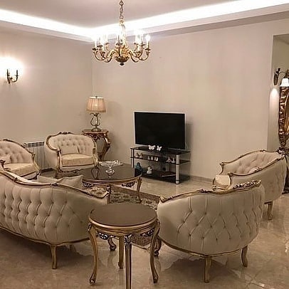 مبل کلاسیک و شیک مدل زمرد | چوب راش و گردو با طراحی خاص و بادوام