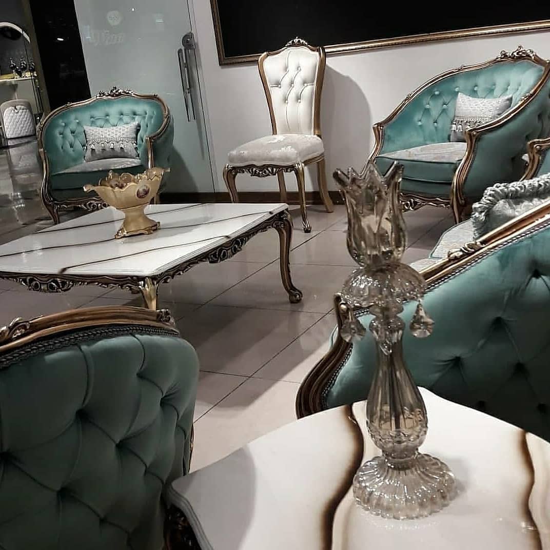 مبل کلاسیک و شیک مدل زمرد | چوب راش و گردو با طراحی خاص و بادوام